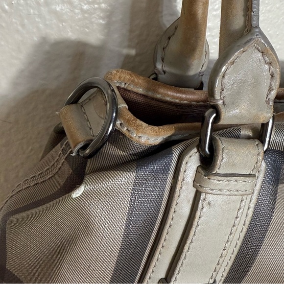 Burberry Northfield tote purse Nova Check well loved with a lot of life left - Picture 7 of 12